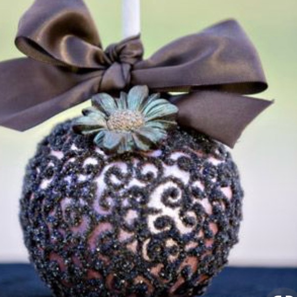 Meet your Posher, Edythe - Picture 4 of 4